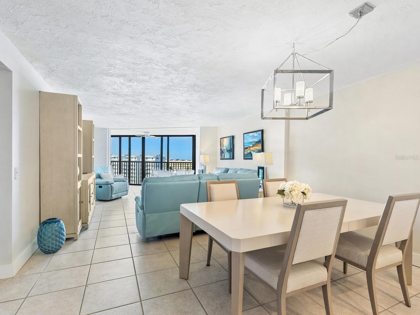 Image 7 of 43 For 5880 Midnight Pass Road 906