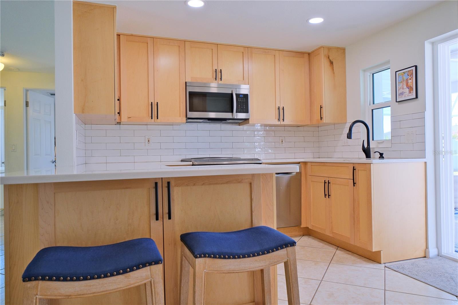 Image 14 of 64 For 1660 Livingstone Street