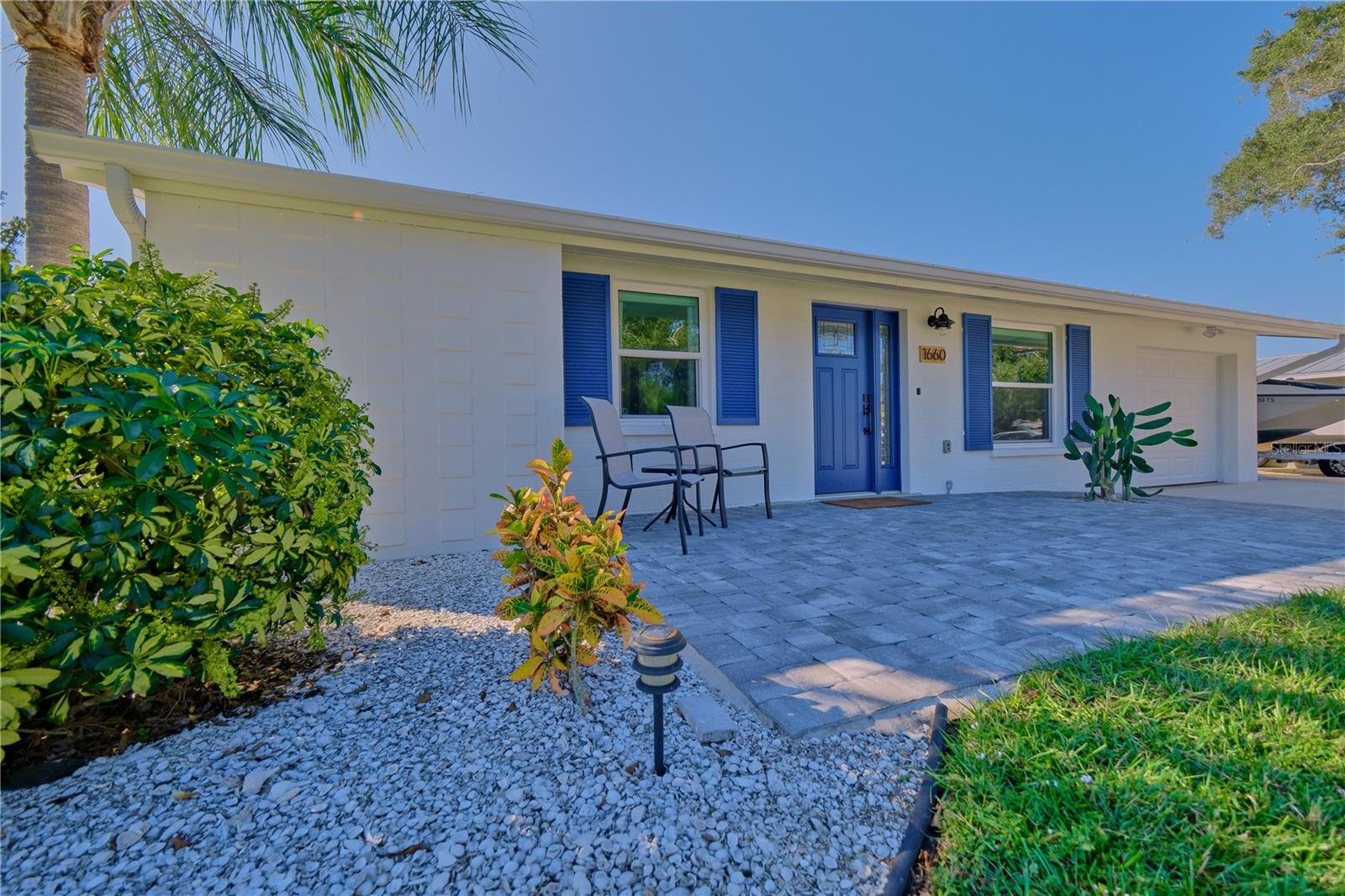 Image 3 of 64 For 1660 Livingstone Street