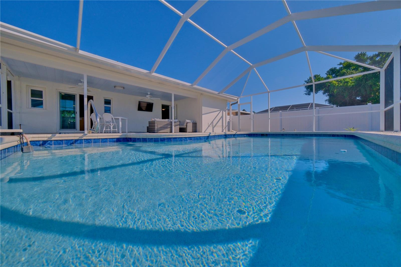 Image 42 of 64 For 1660 Livingstone Street