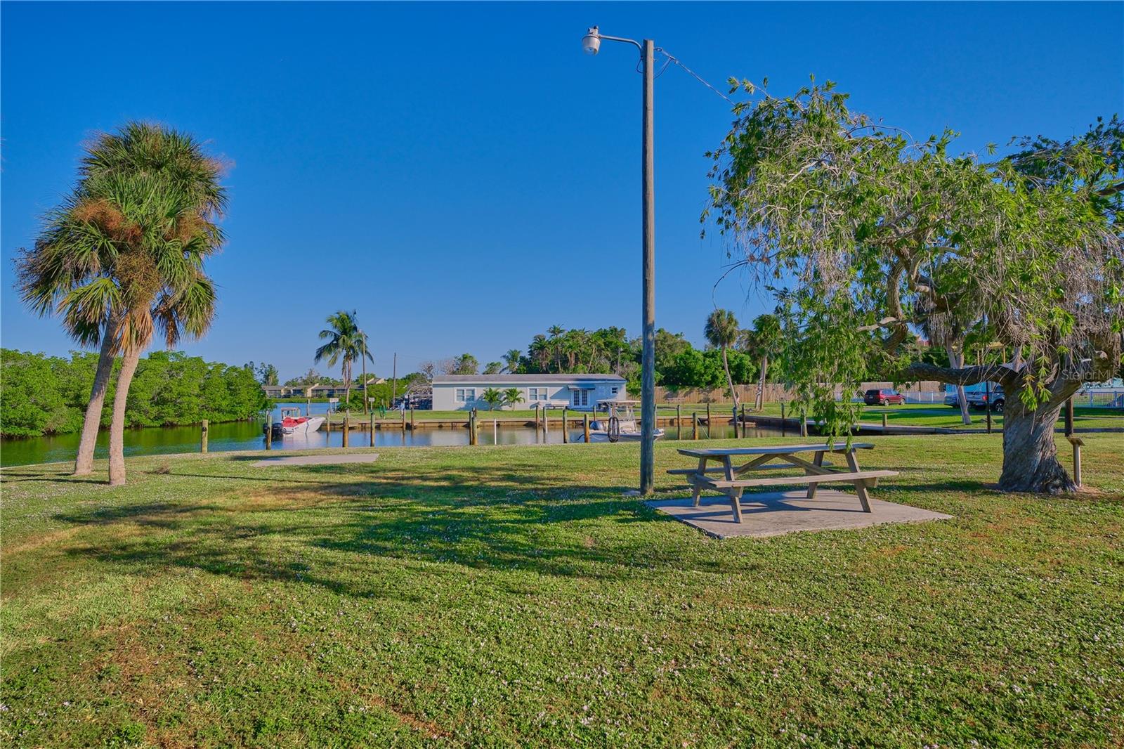 Image 63 of 64 For 1660 Livingstone Street