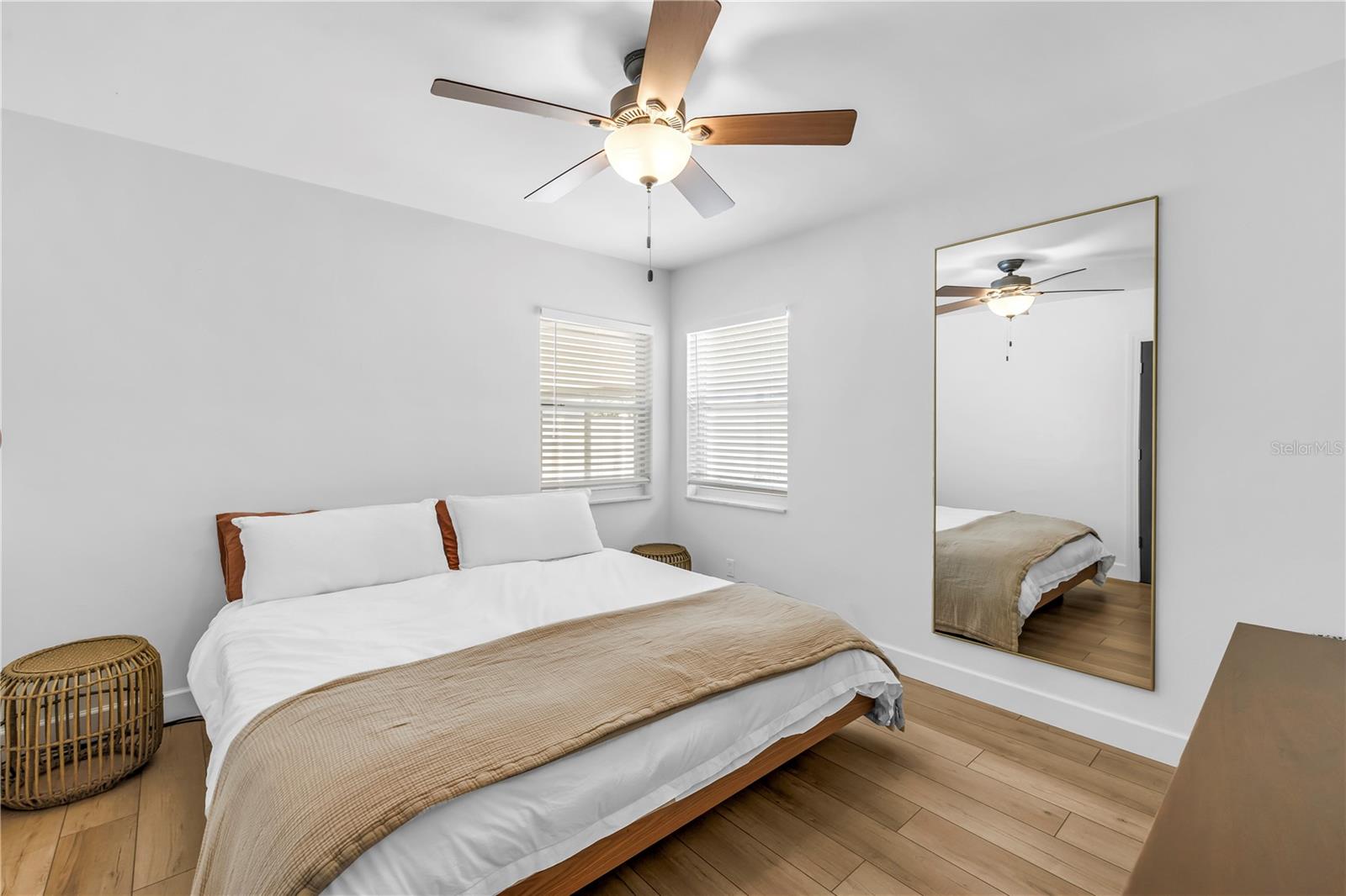 Image 14 of 29 For 2621 17th Avenue N