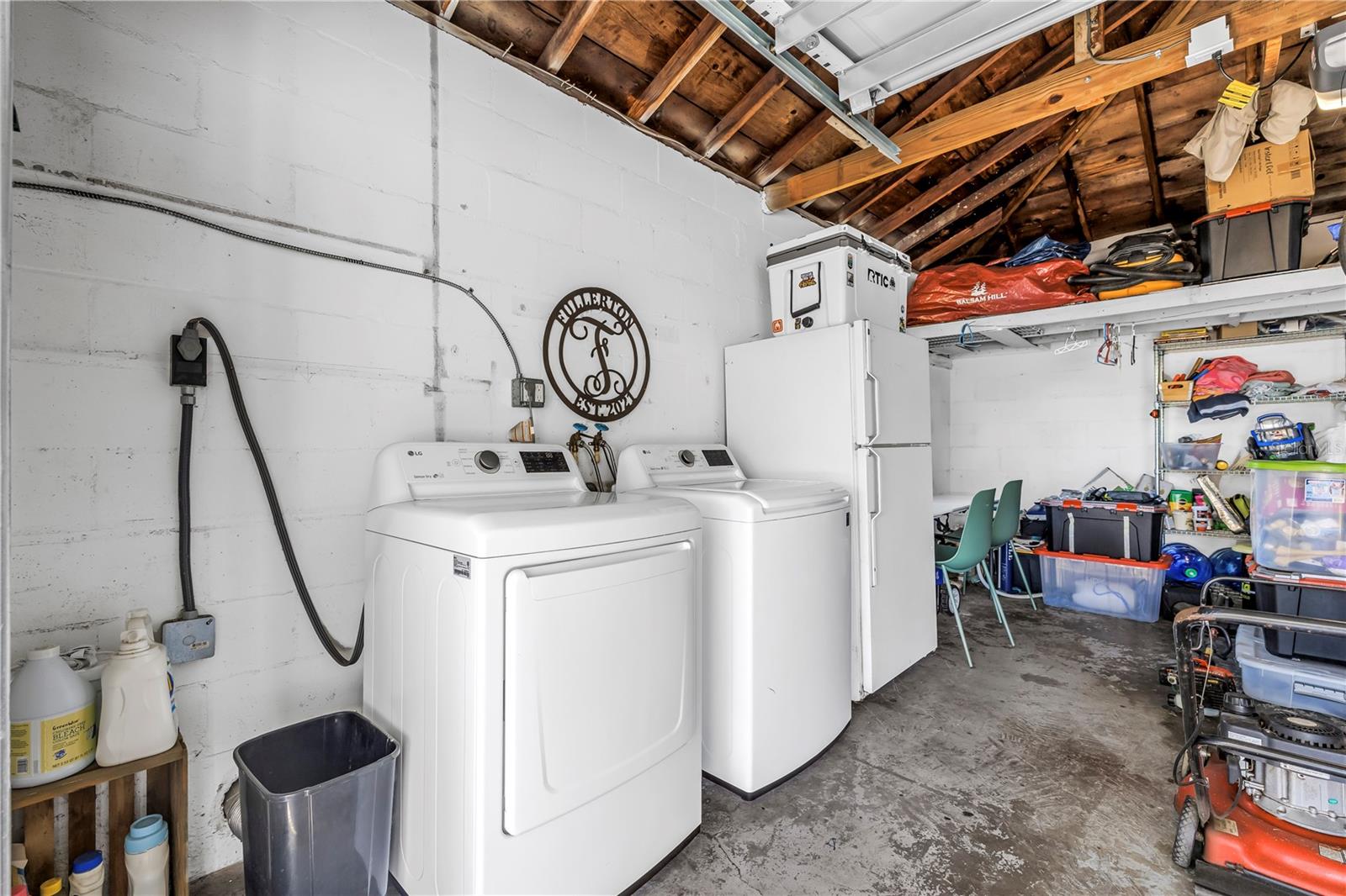 Image 20 of 29 For 2621 17th Avenue N