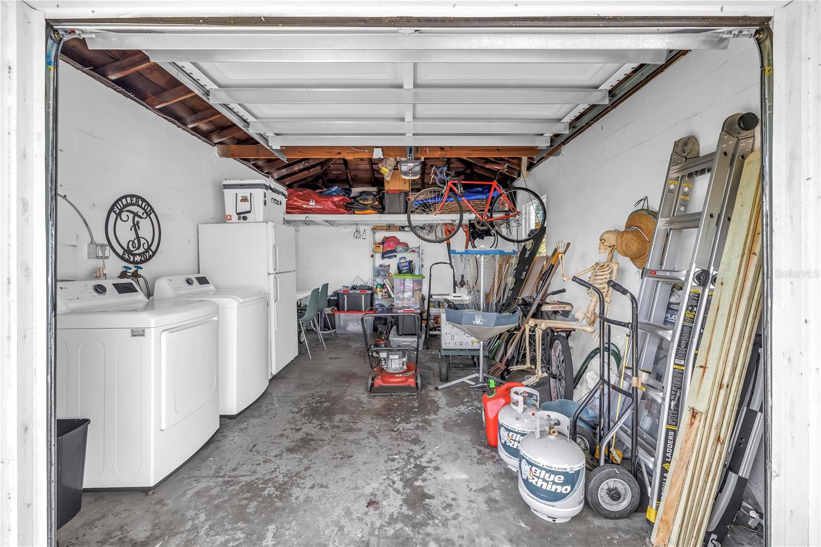 Image 21 of 29 For 2621 17th Avenue N