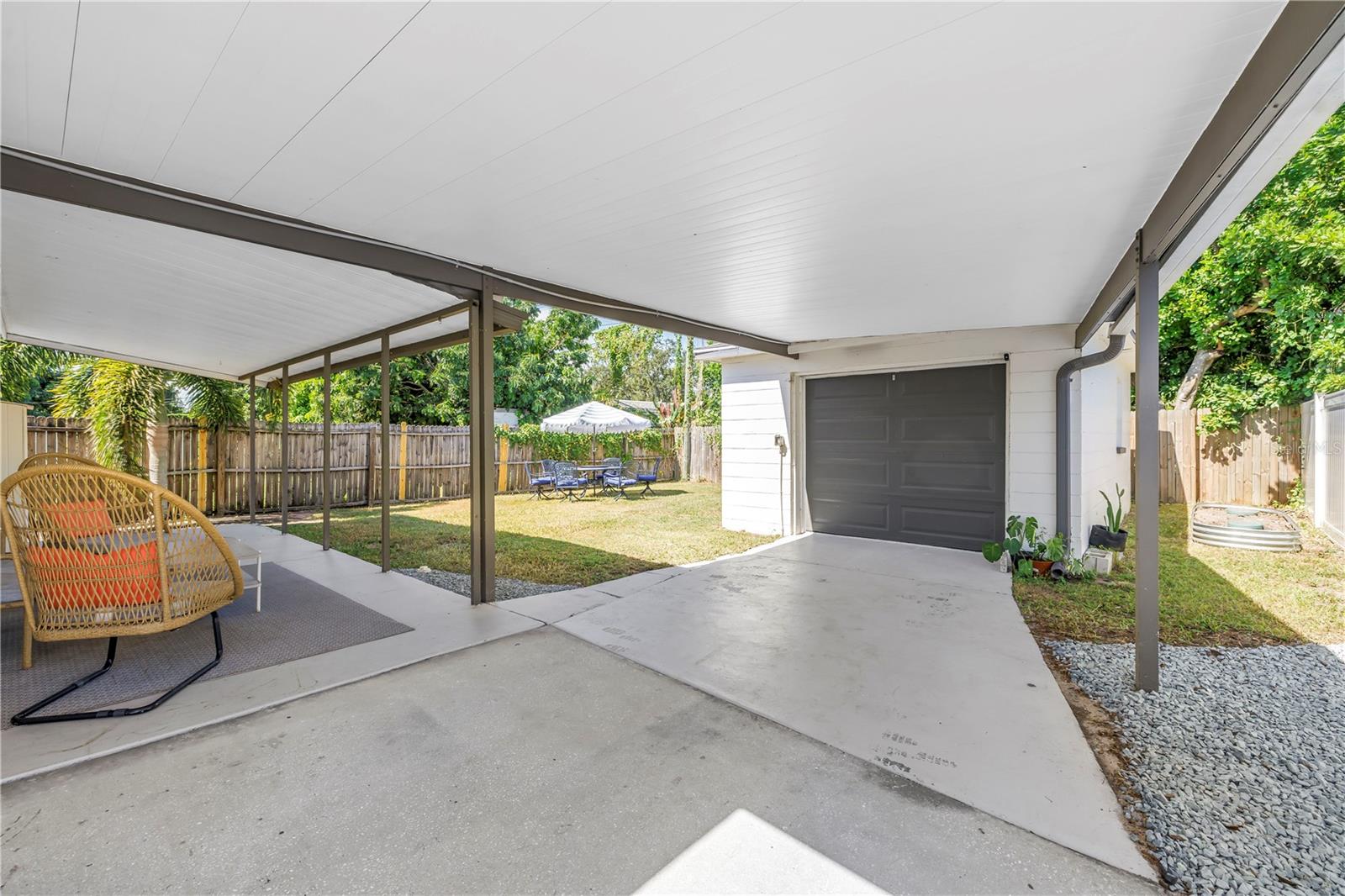 Image 23 of 29 For 2621 17th Avenue N