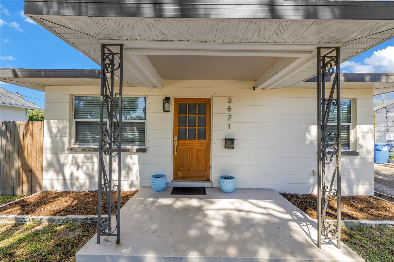 Image 3 of 29 For 2621 17th Avenue N