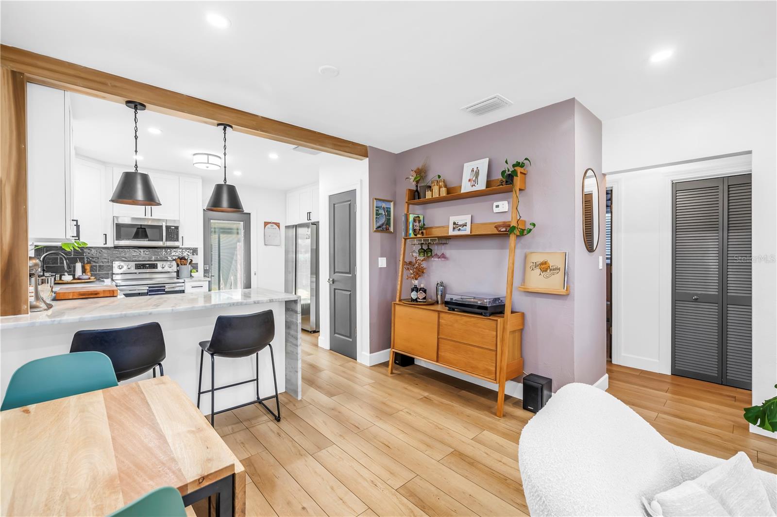 Image 8 of 29 For 2621 17th Avenue N