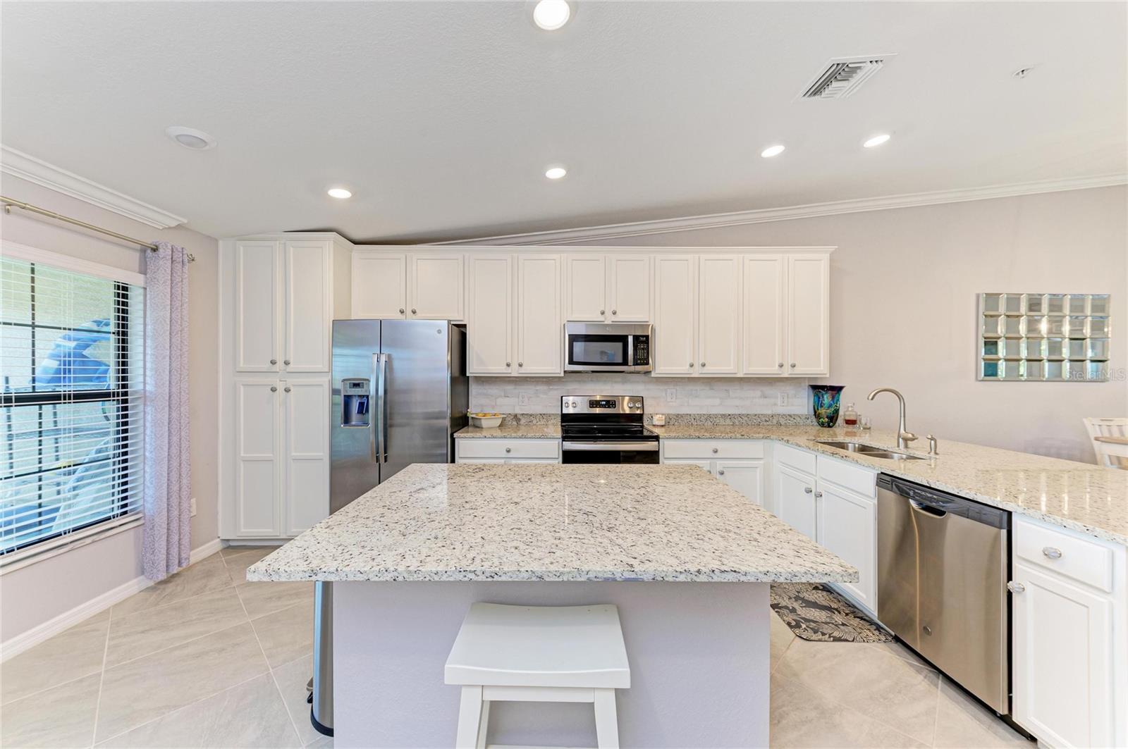 Image 10 of 73 For 5710 Palmer Circle 206