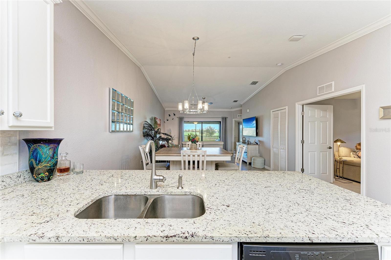 Image 12 of 73 For 5710 Palmer Circle 206