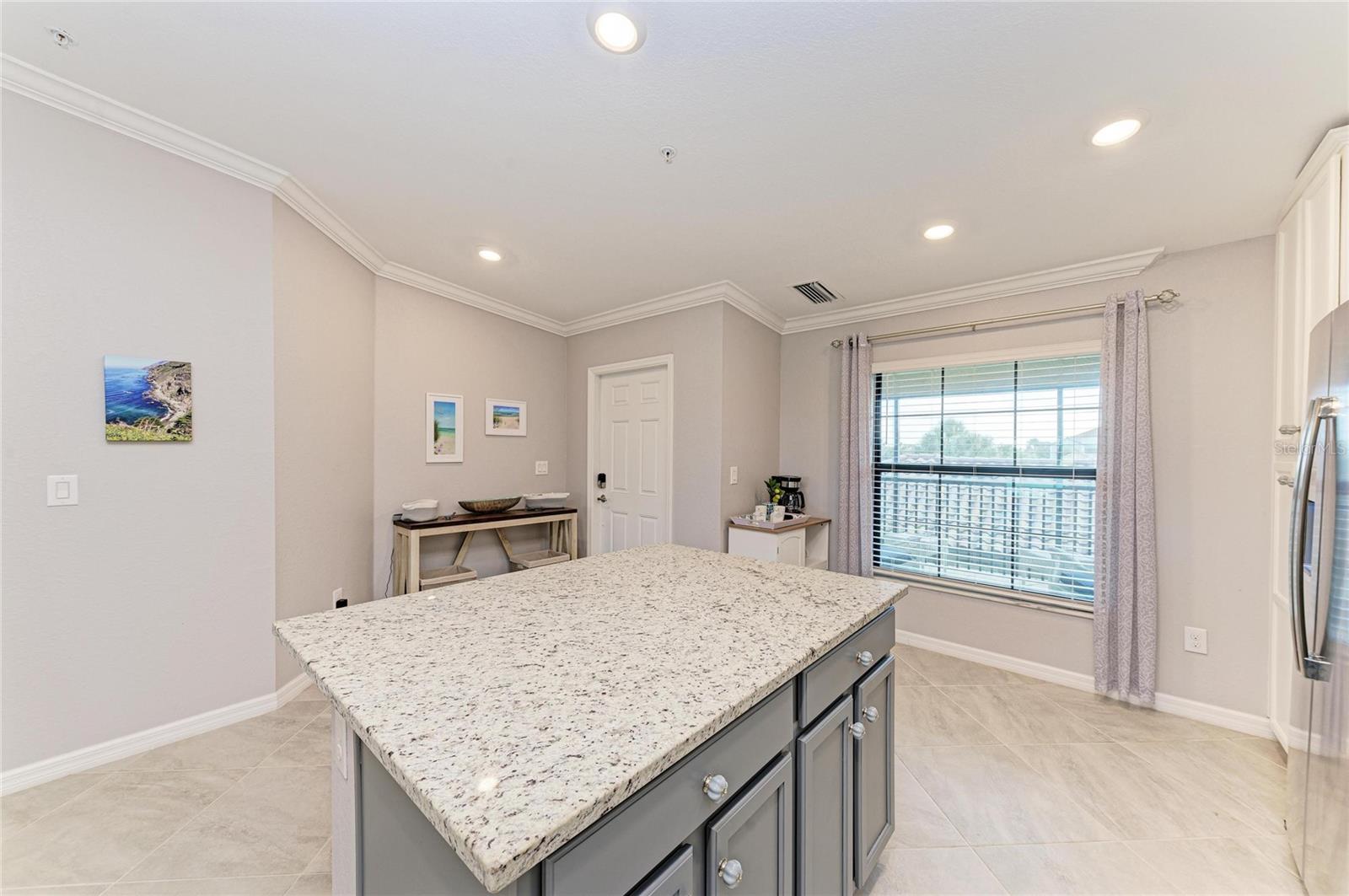 Image 13 of 73 For 5710 Palmer Circle 206