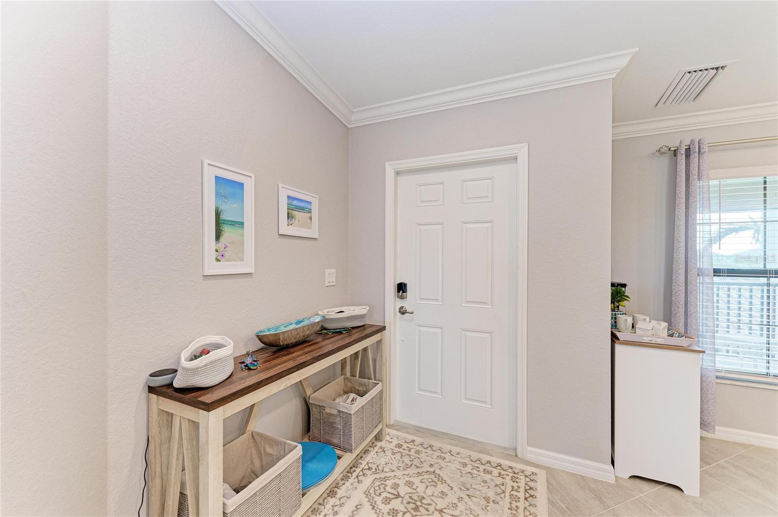 Image 15 of 73 For 5710 Palmer Circle 206