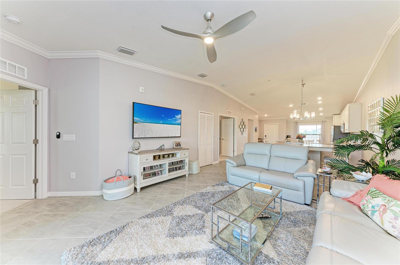 Image 22 of 73 For 5710 Palmer Circle 206