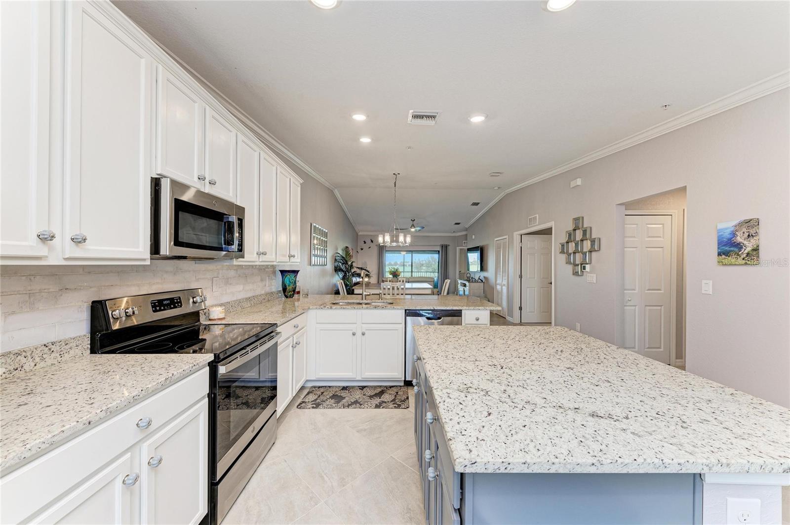 Image 7 of 73 For 5710 Palmer Circle 206