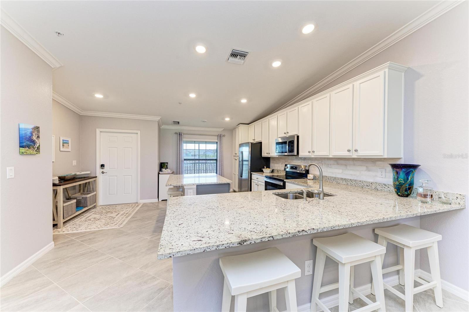 Image 9 of 73 For 5710 Palmer Circle 206