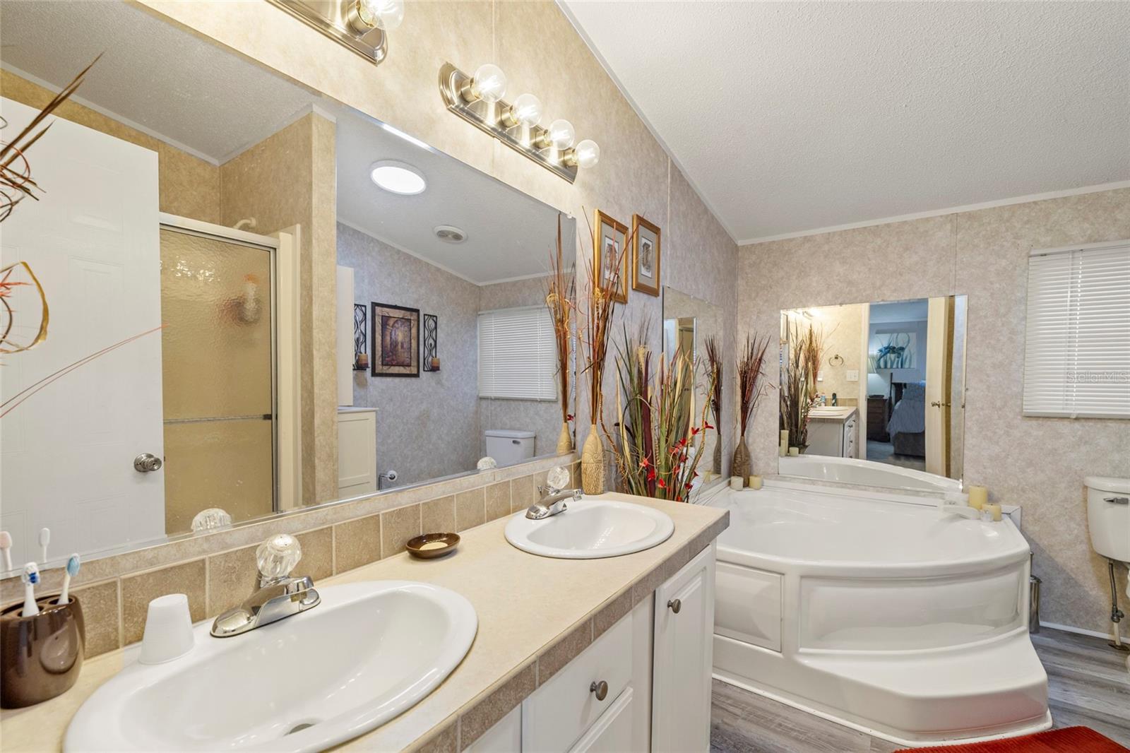 Image 28 of 38 For 3413 Bayside Parkway