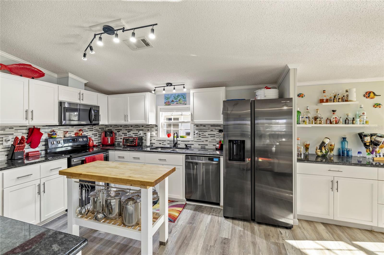 Image 3 of 38 For 3413 Bayside Parkway