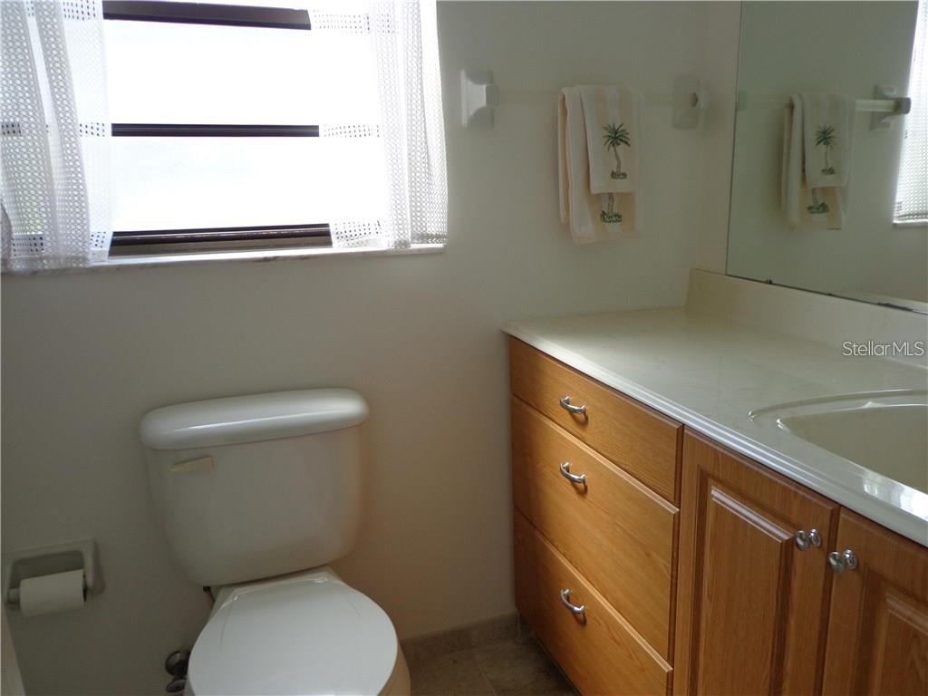 Image 16 of 27 For 7070 Fairway Bend Lane 174