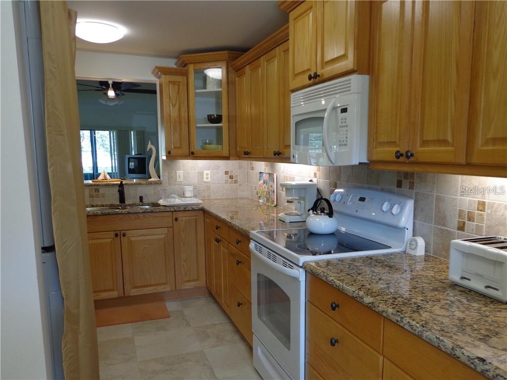 Image 4 of 11 For 7070 Fairway Bend Lane 174