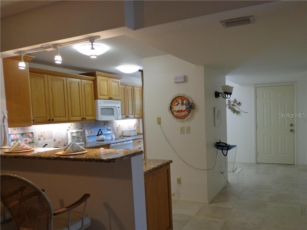 Image 5 of 11 For 7070 Fairway Bend Lane 174