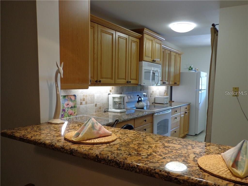 Image 6 of 11 For 7070 Fairway Bend Lane 174