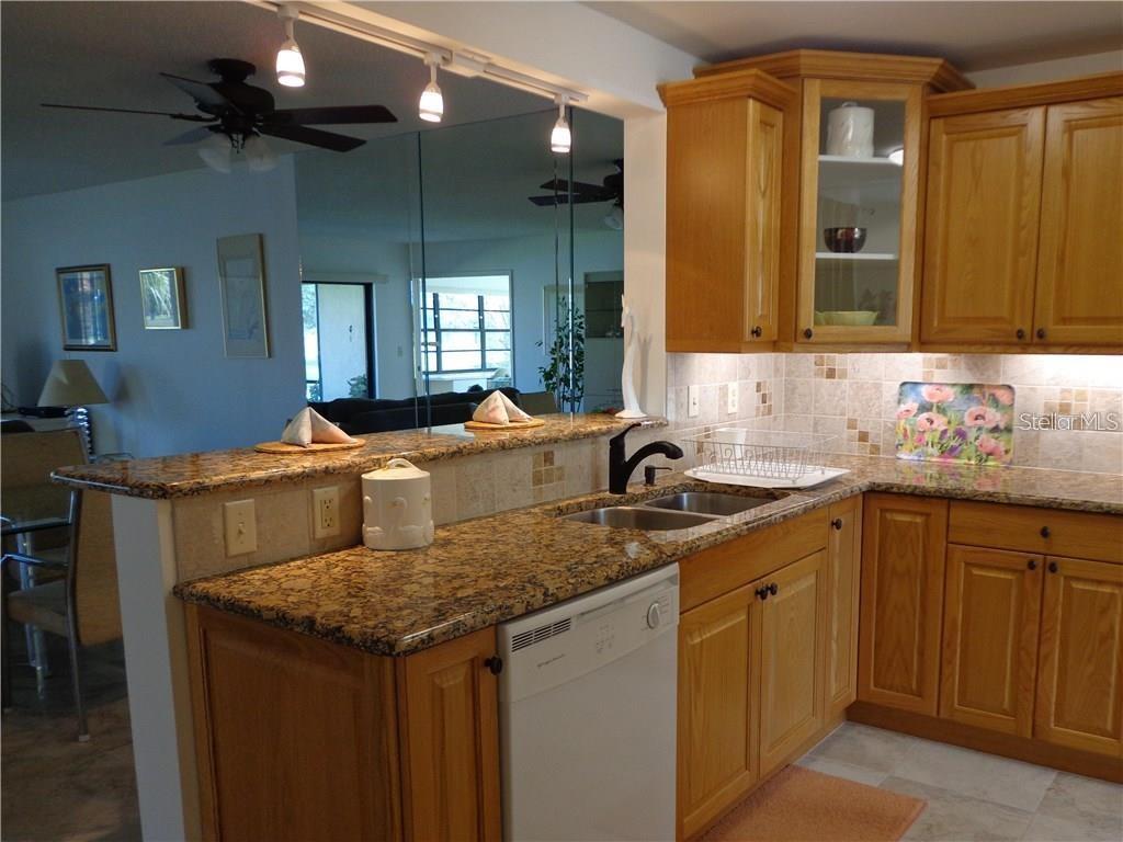 Image 7 of 11 For 7070 Fairway Bend Lane 174