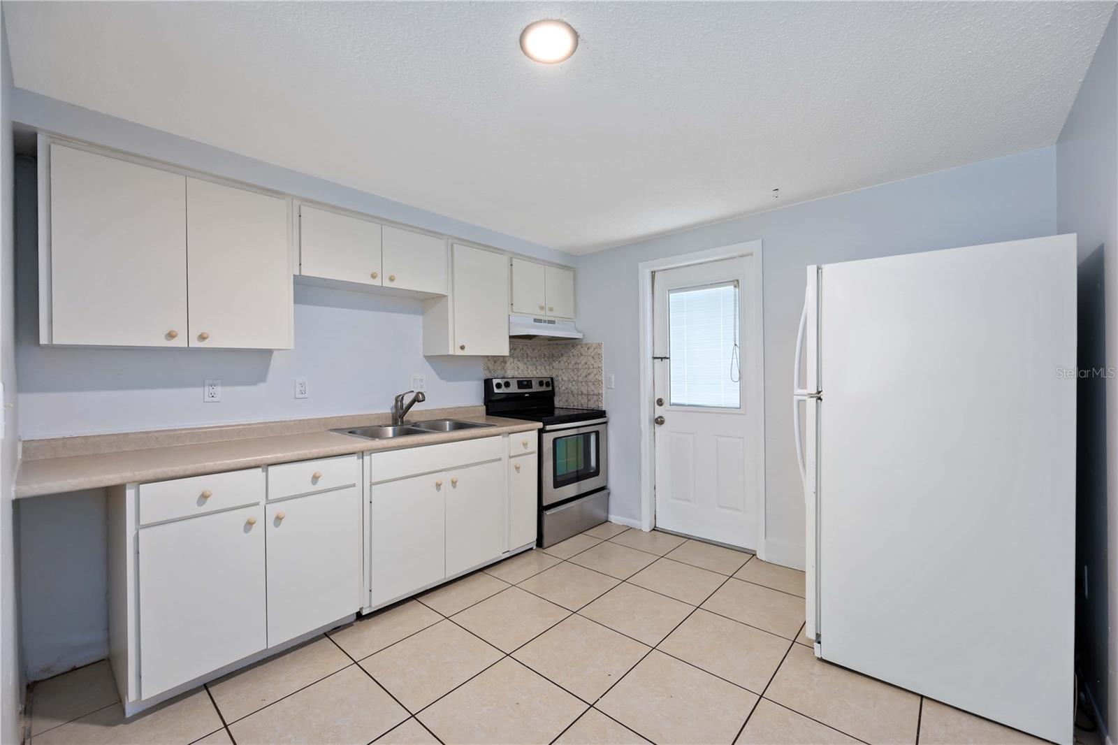 Image 9 of 32 For 408 60th Avenue Drive W