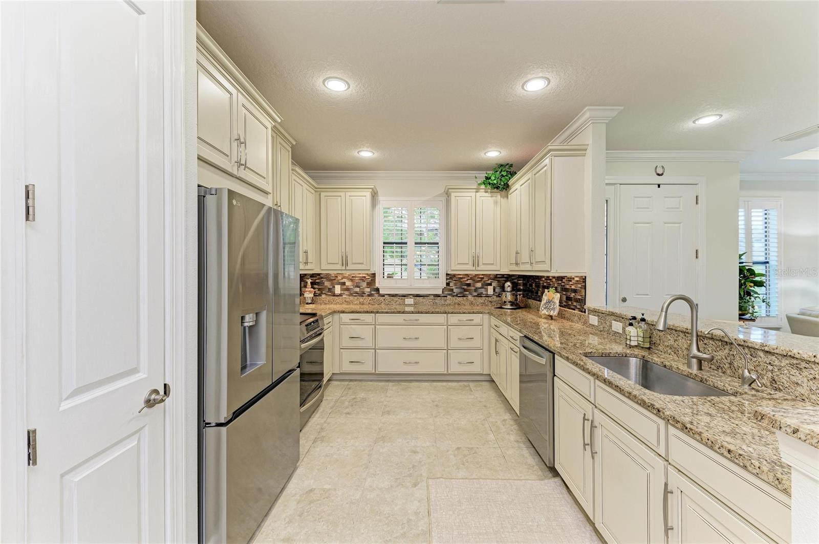 Image 17 of 57 For 8737 Bellussi Drive