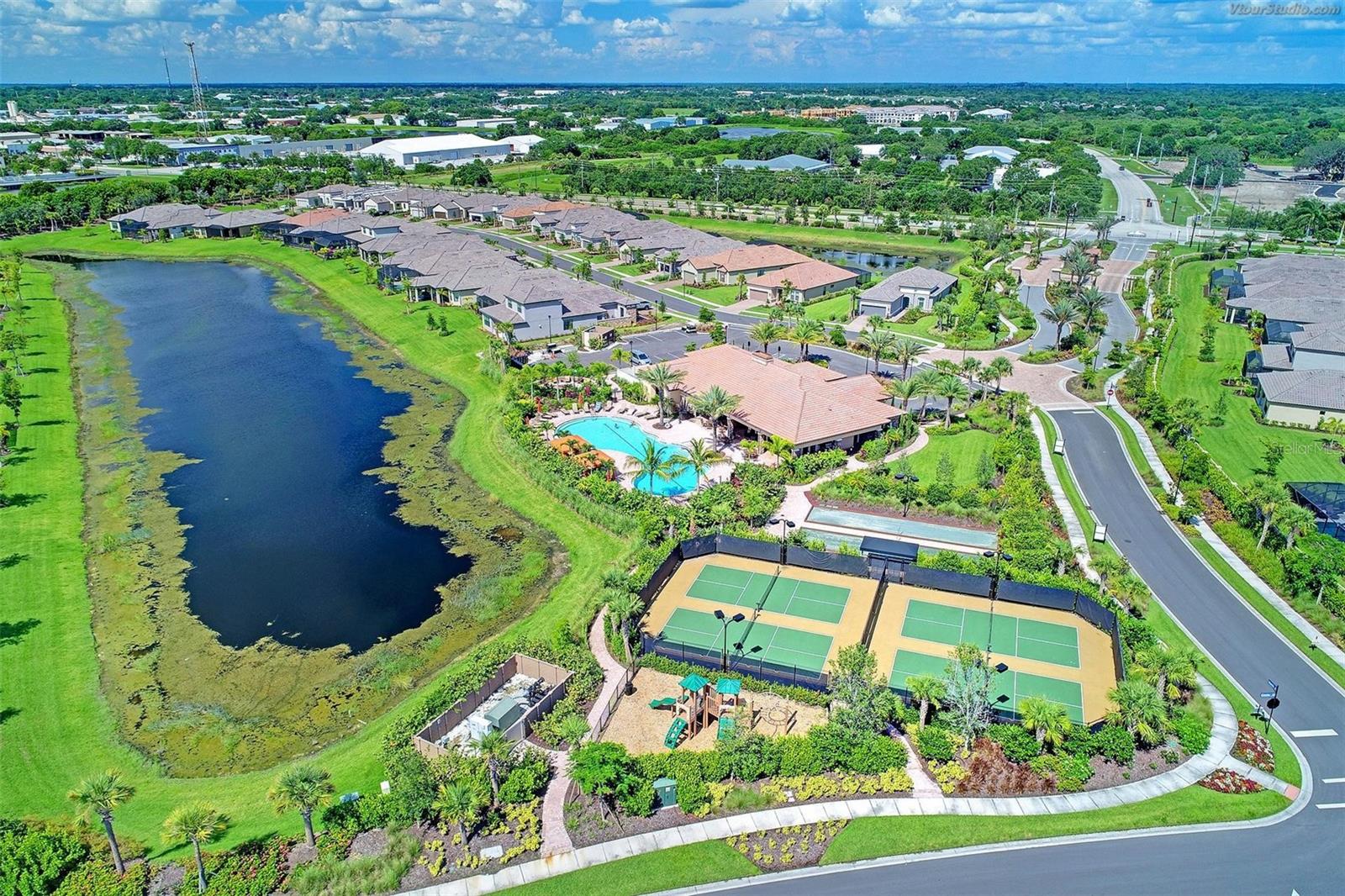 Image 44 of 57 For 8737 Bellussi Drive