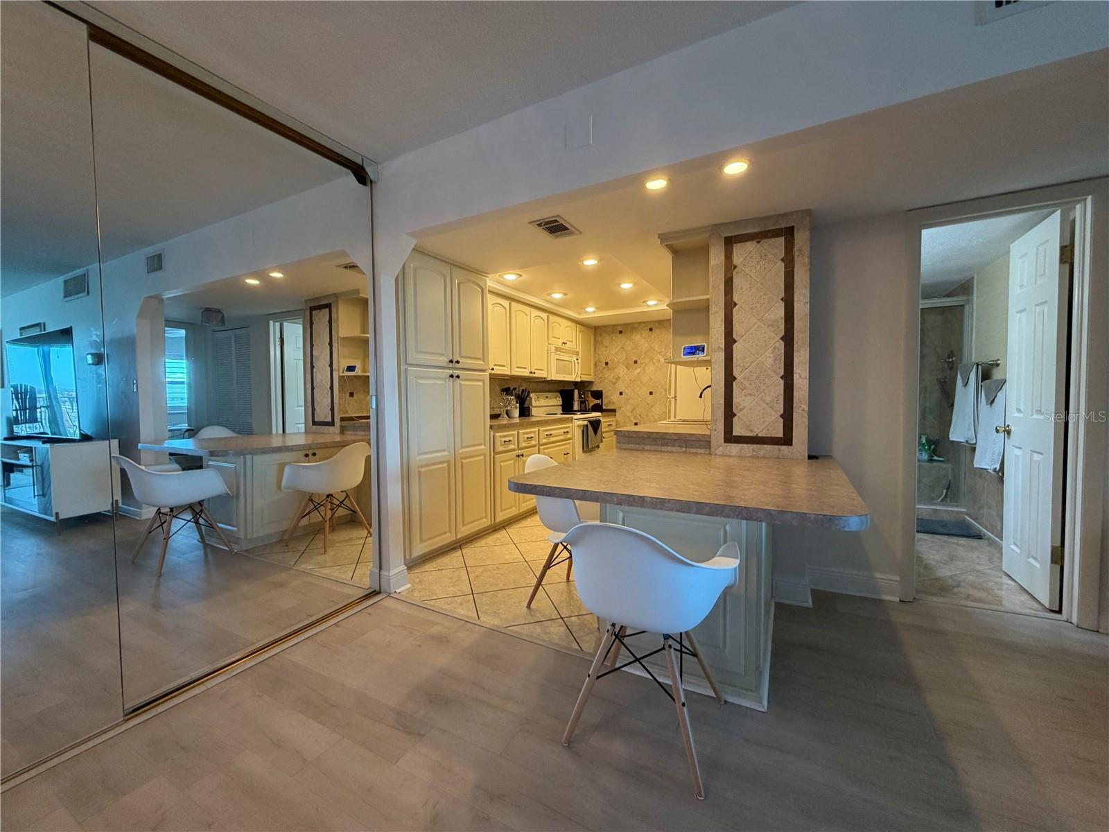 Image 6 of 35 For 400 64th Avenue 1204