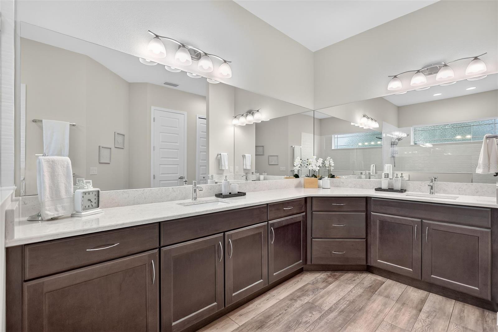 Image 33 of 71 For 16006 42nd Glen E