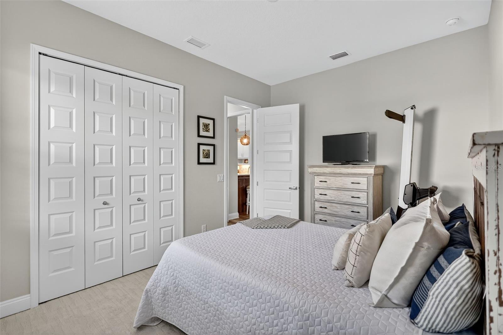 Image 40 of 71 For 16006 42nd Glen E