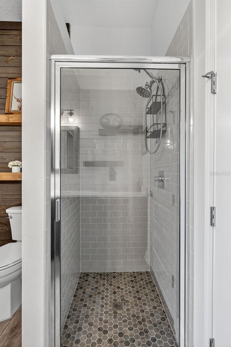 Image 42 of 71 For 16006 42nd Glen E