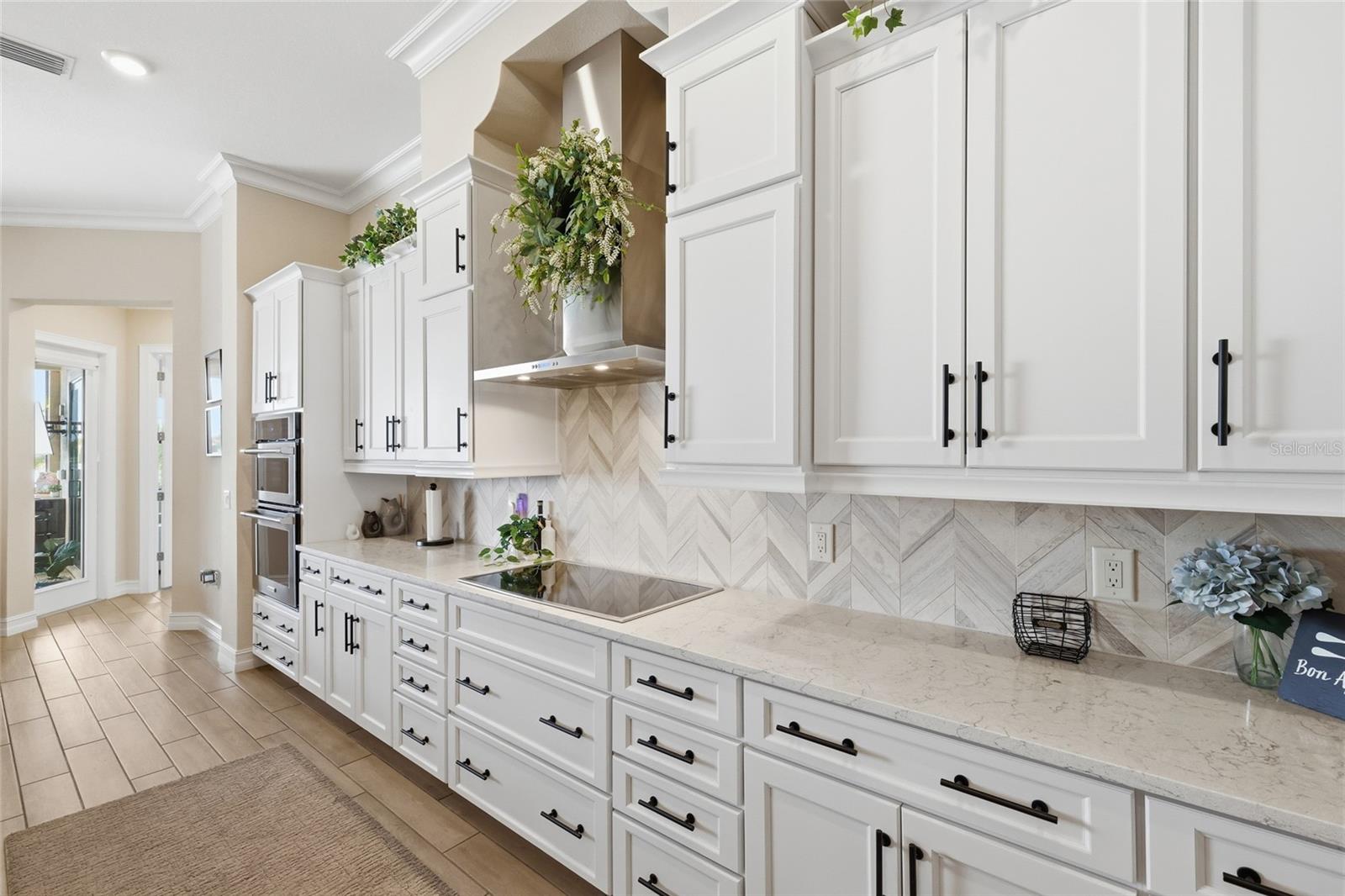 Image 14 of 77 For 340 Maraviya Boulevard