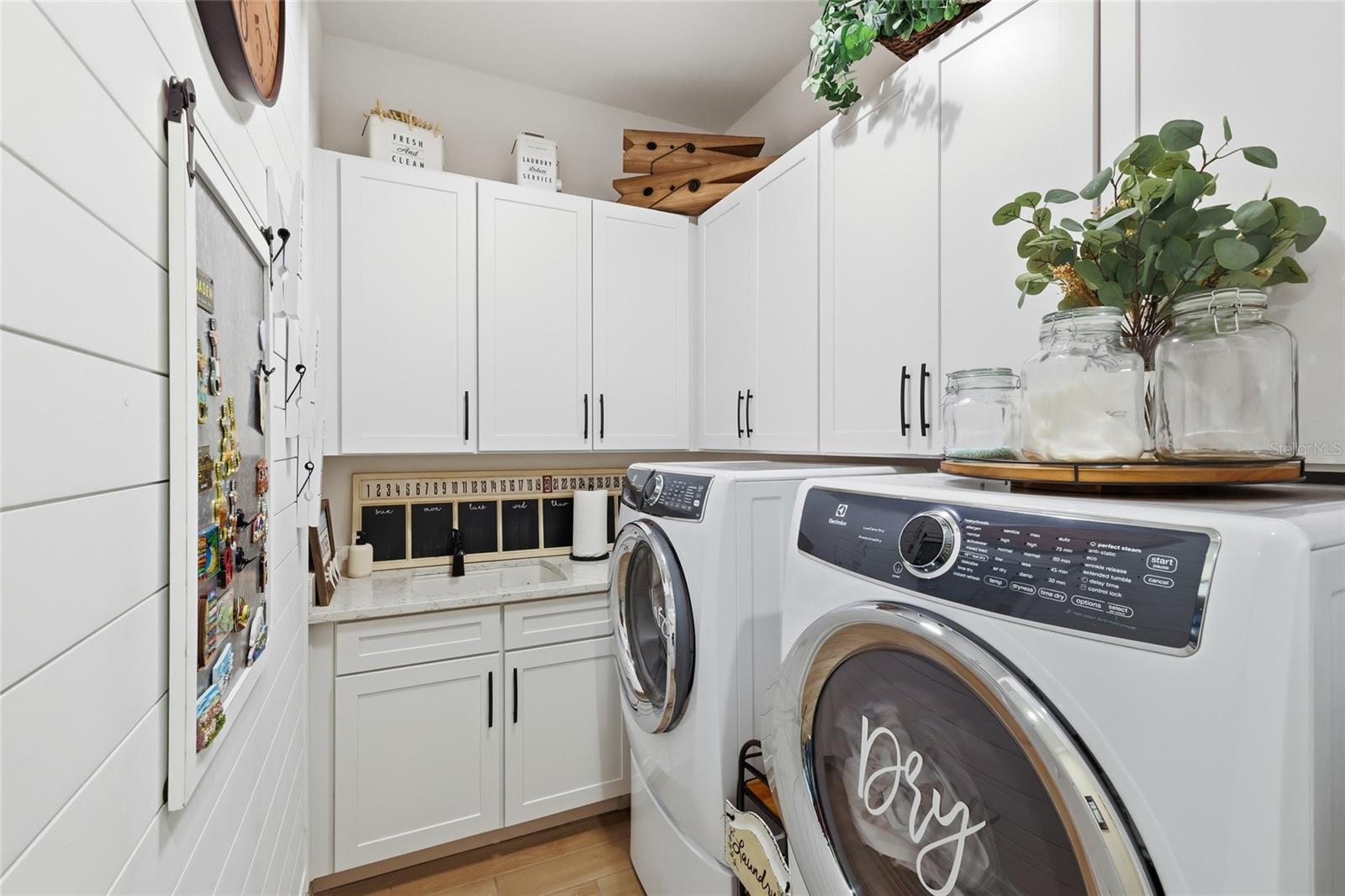 Image 19 of 77 For 340 Maraviya Boulevard