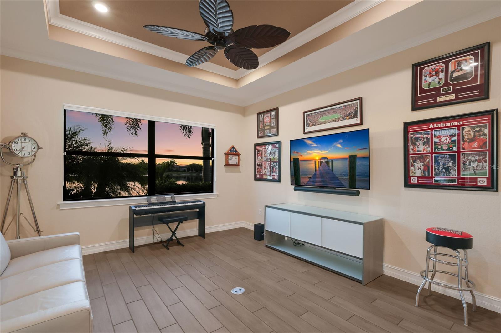 Image 26 of 77 For 340 Maraviya Boulevard