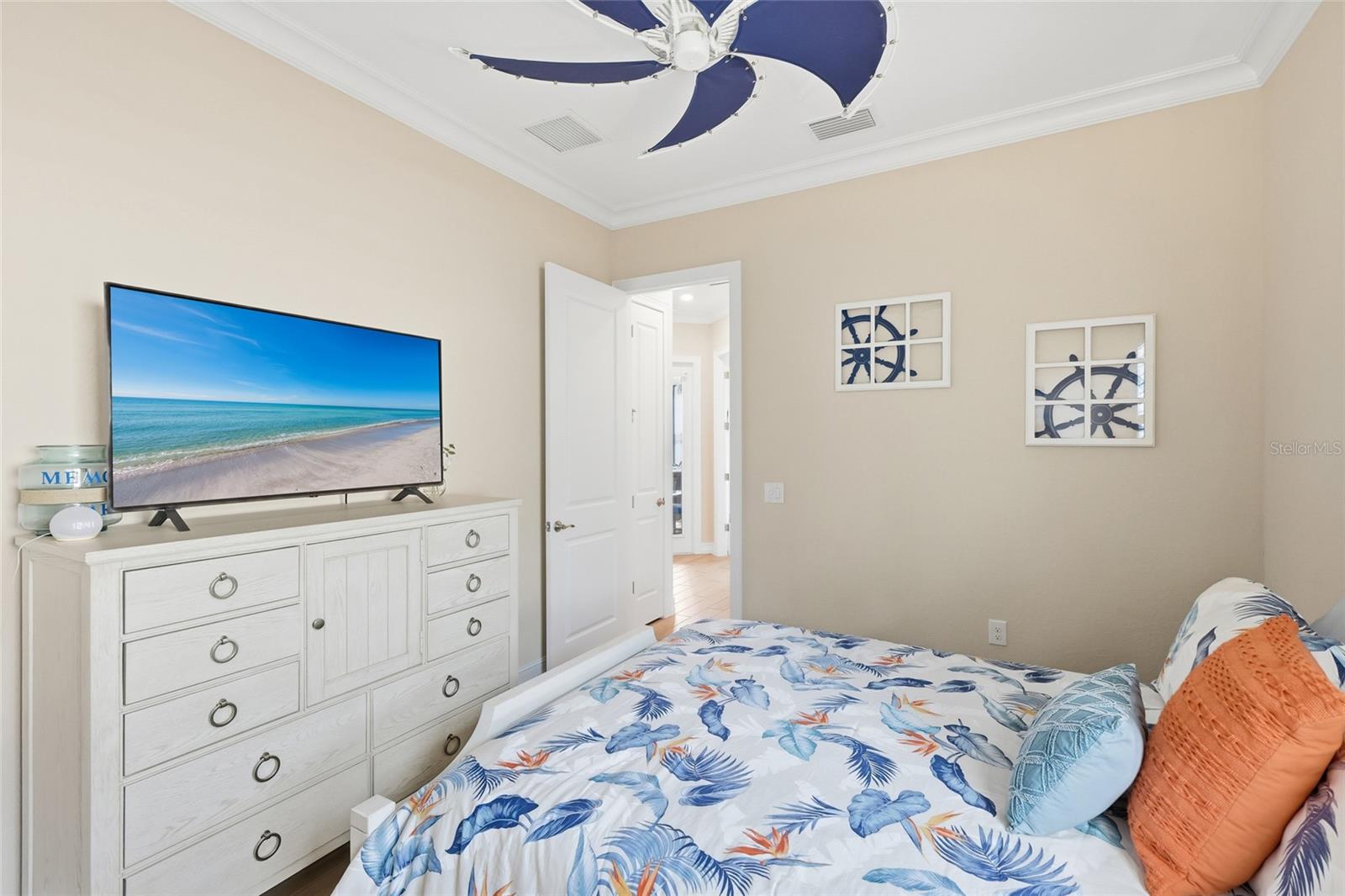 Image 31 of 77 For 340 Maraviya Boulevard