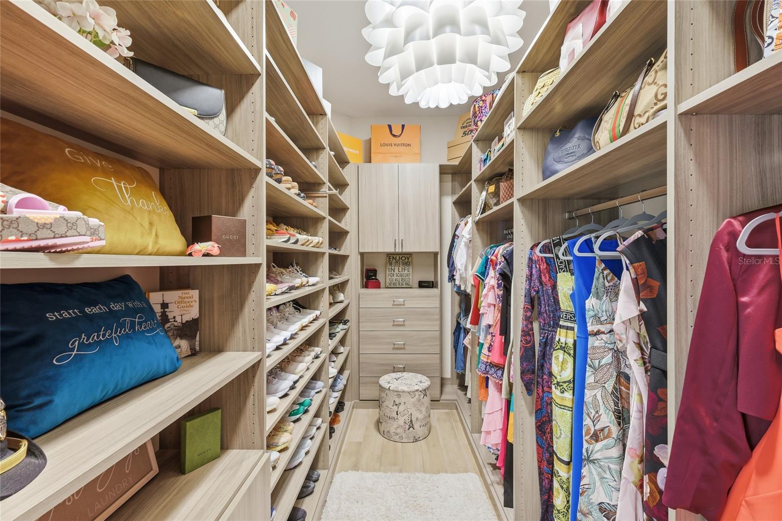 Image 37 of 77 For 340 Maraviya Boulevard