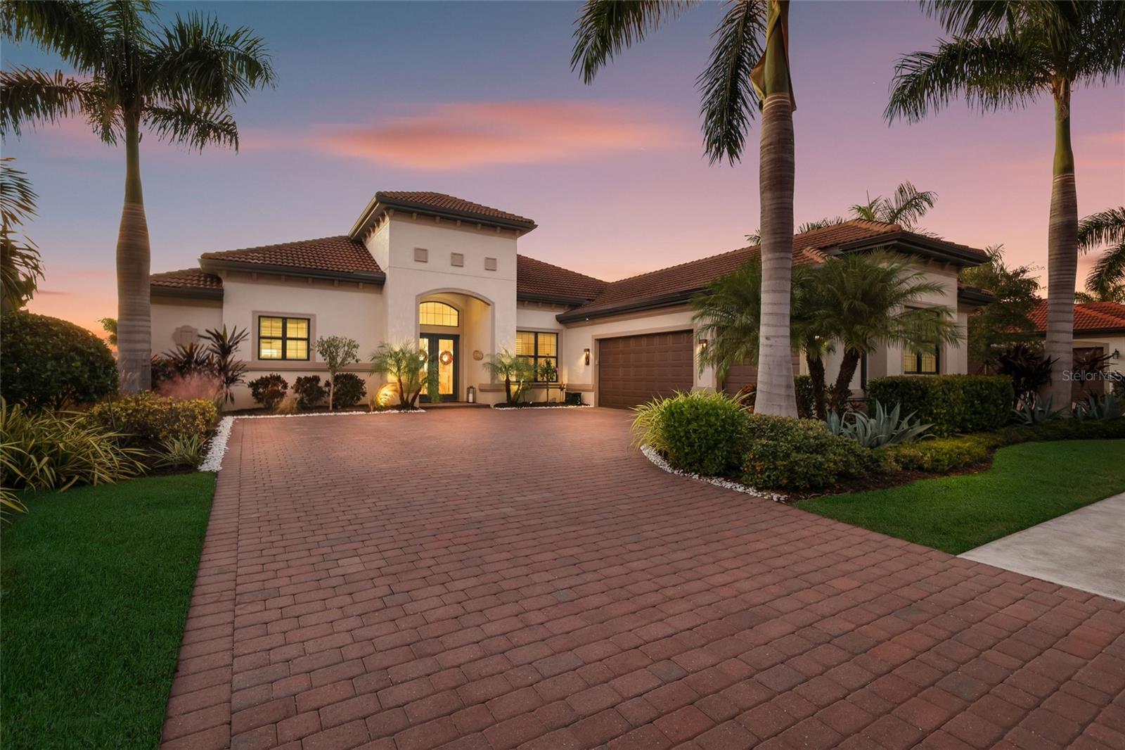 Image 4 of 77 For 340 Maraviya Boulevard