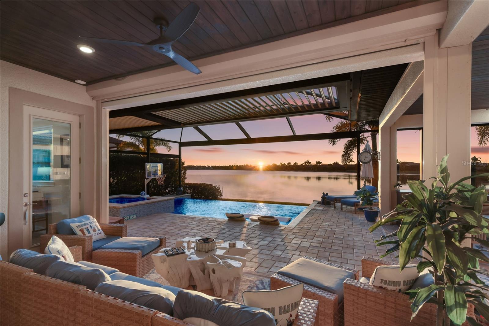 Image 44 of 77 For 340 Maraviya Boulevard