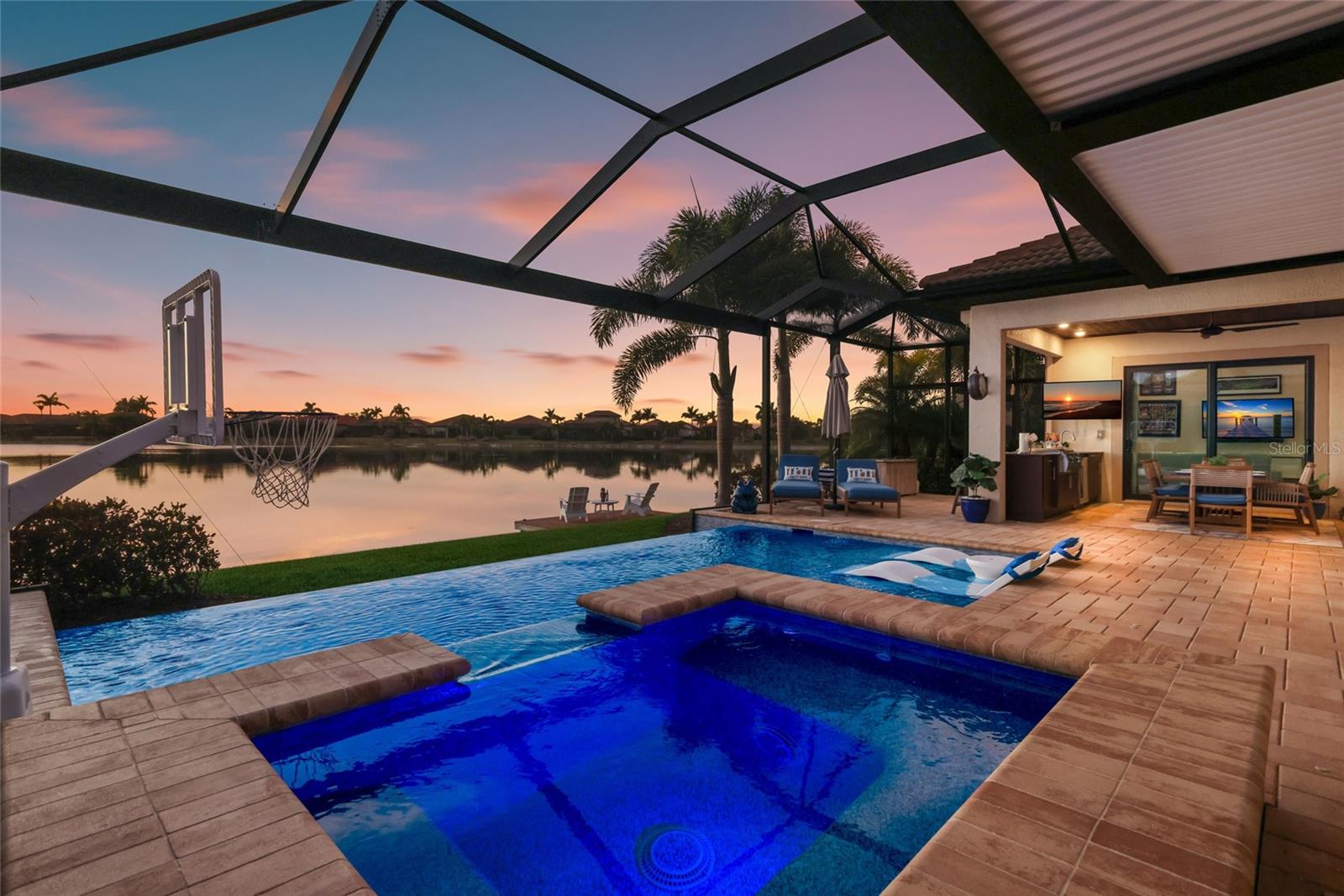 Image 48 of 77 For 340 Maraviya Boulevard