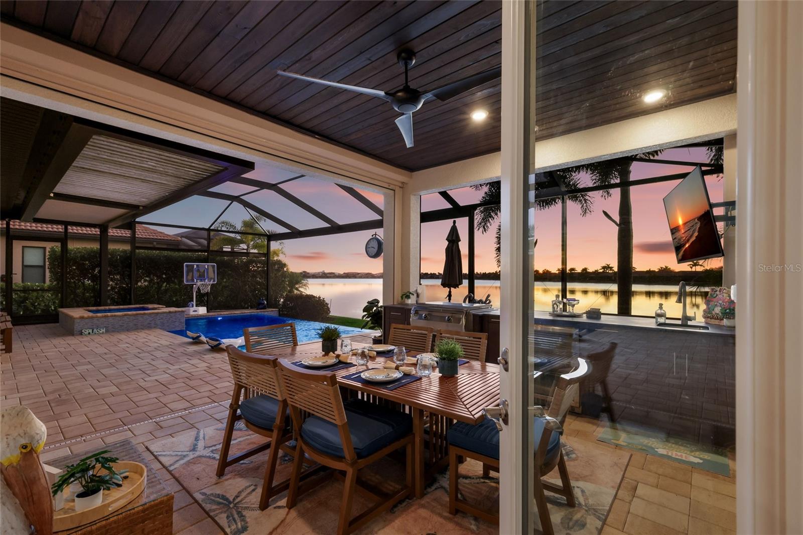 Image 51 of 77 For 340 Maraviya Boulevard