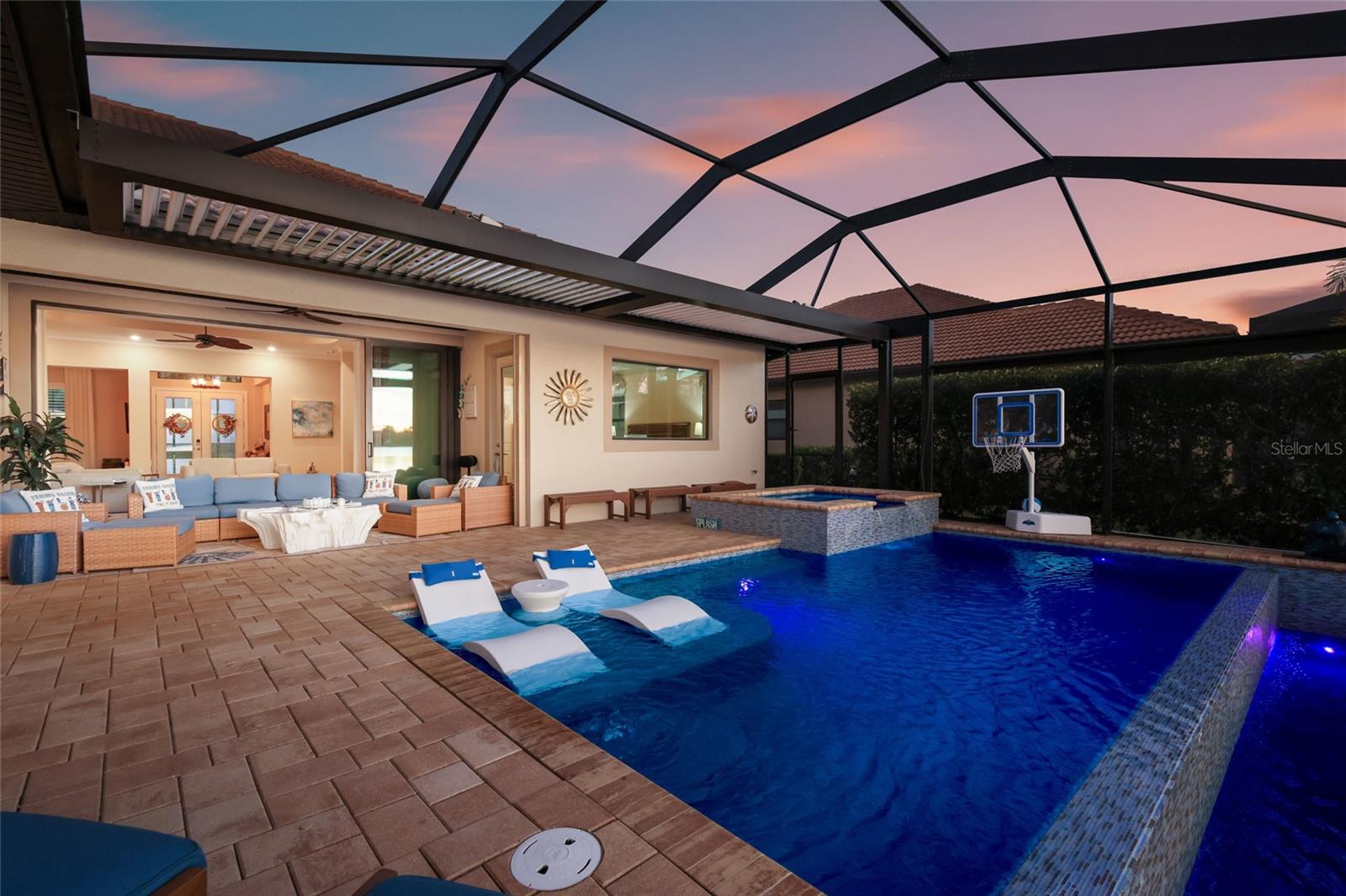 Image 54 of 77 For 340 Maraviya Boulevard