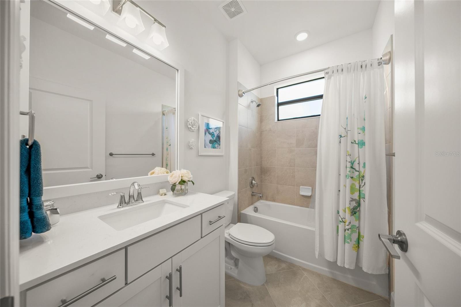 Image 23 of 48 For 15117 Blue Bay Terrace