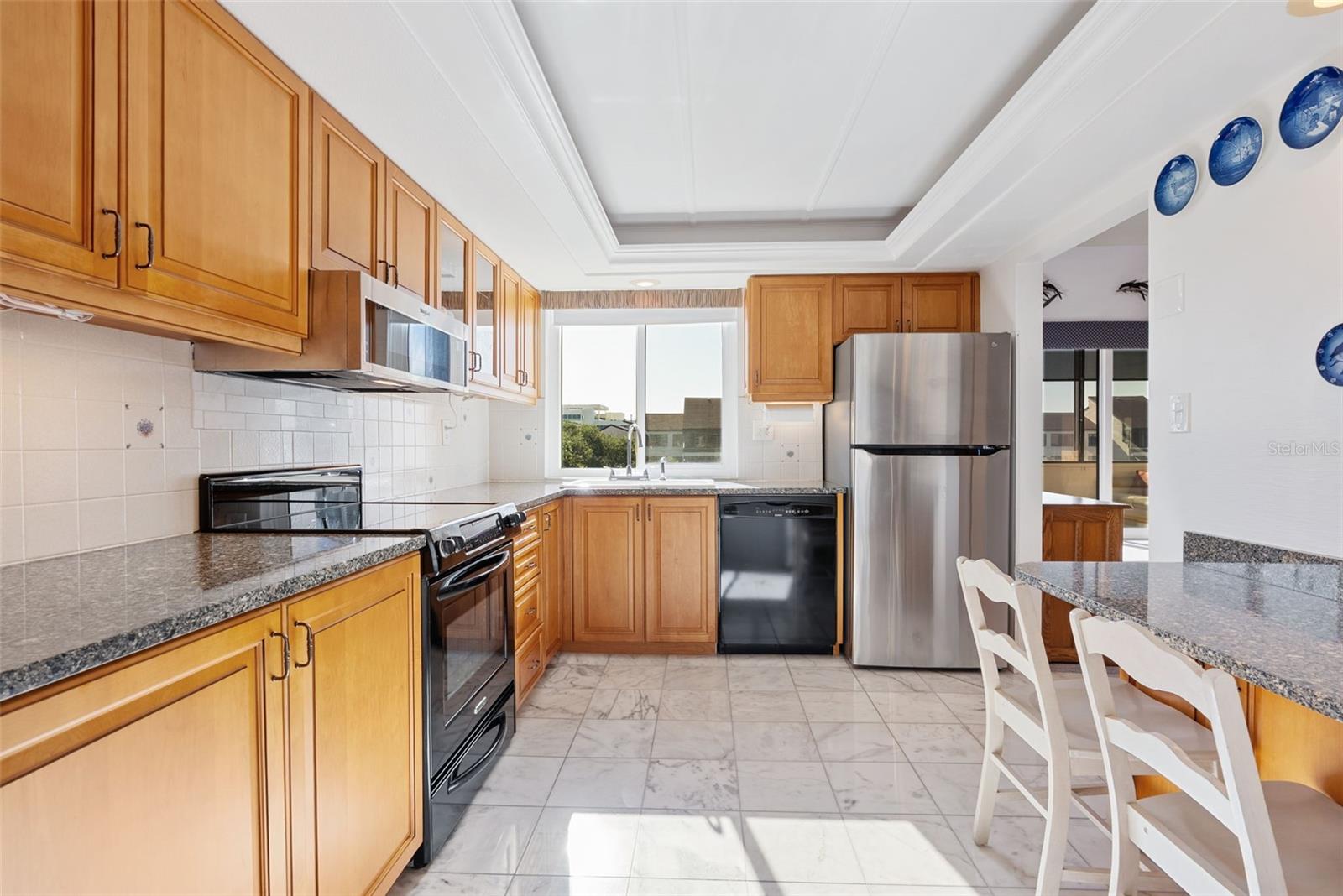 Image 10 of 63 For 6285 Midnight Pass Road 406