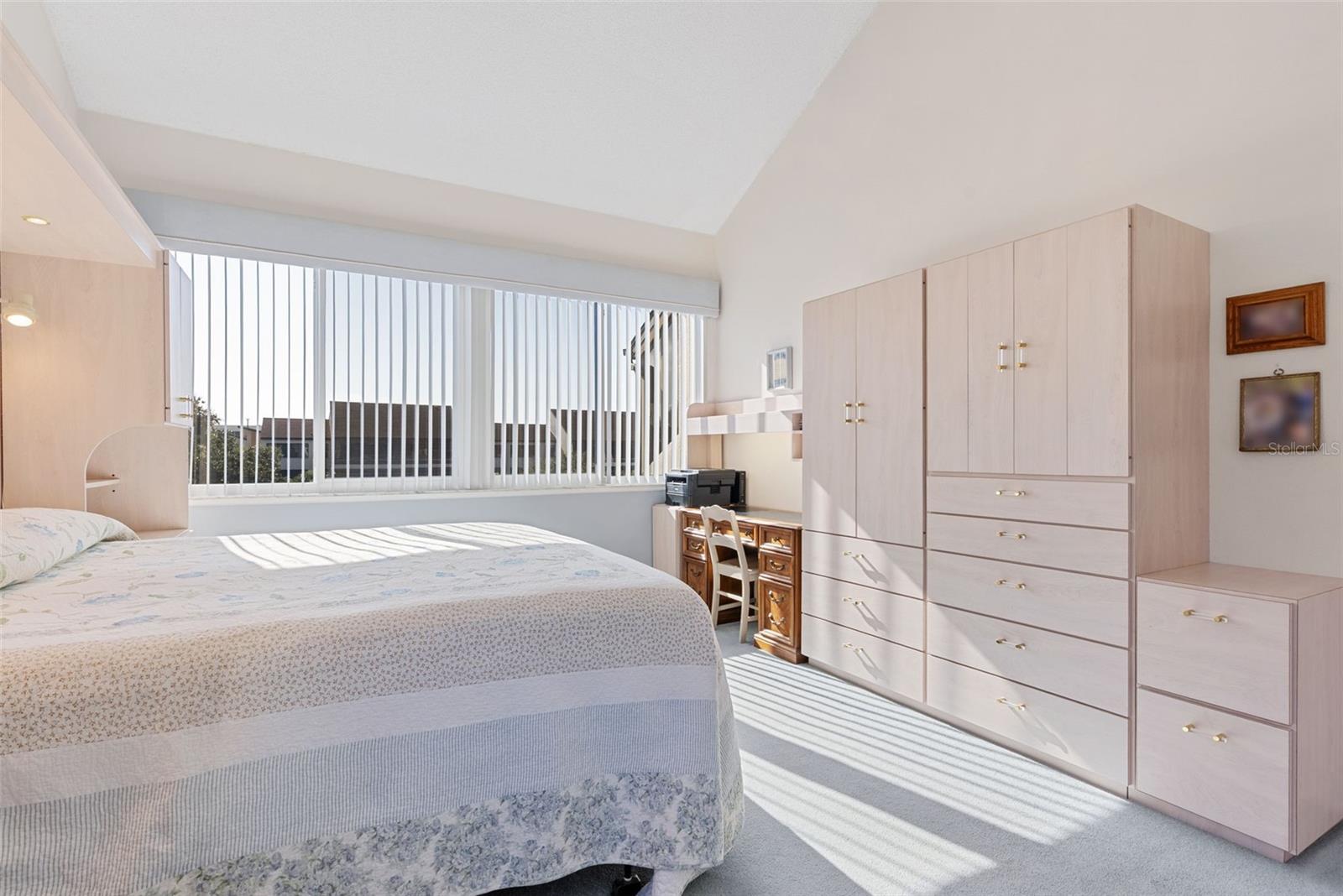 Image 23 of 63 For 6285 Midnight Pass Road 406