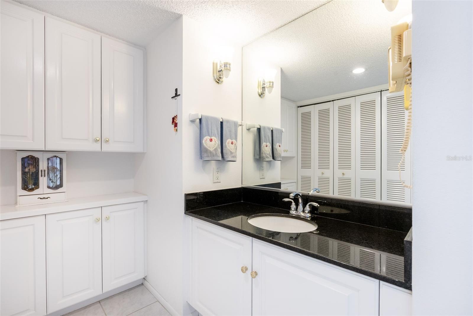 Image 25 of 63 For 6285 Midnight Pass Road 406