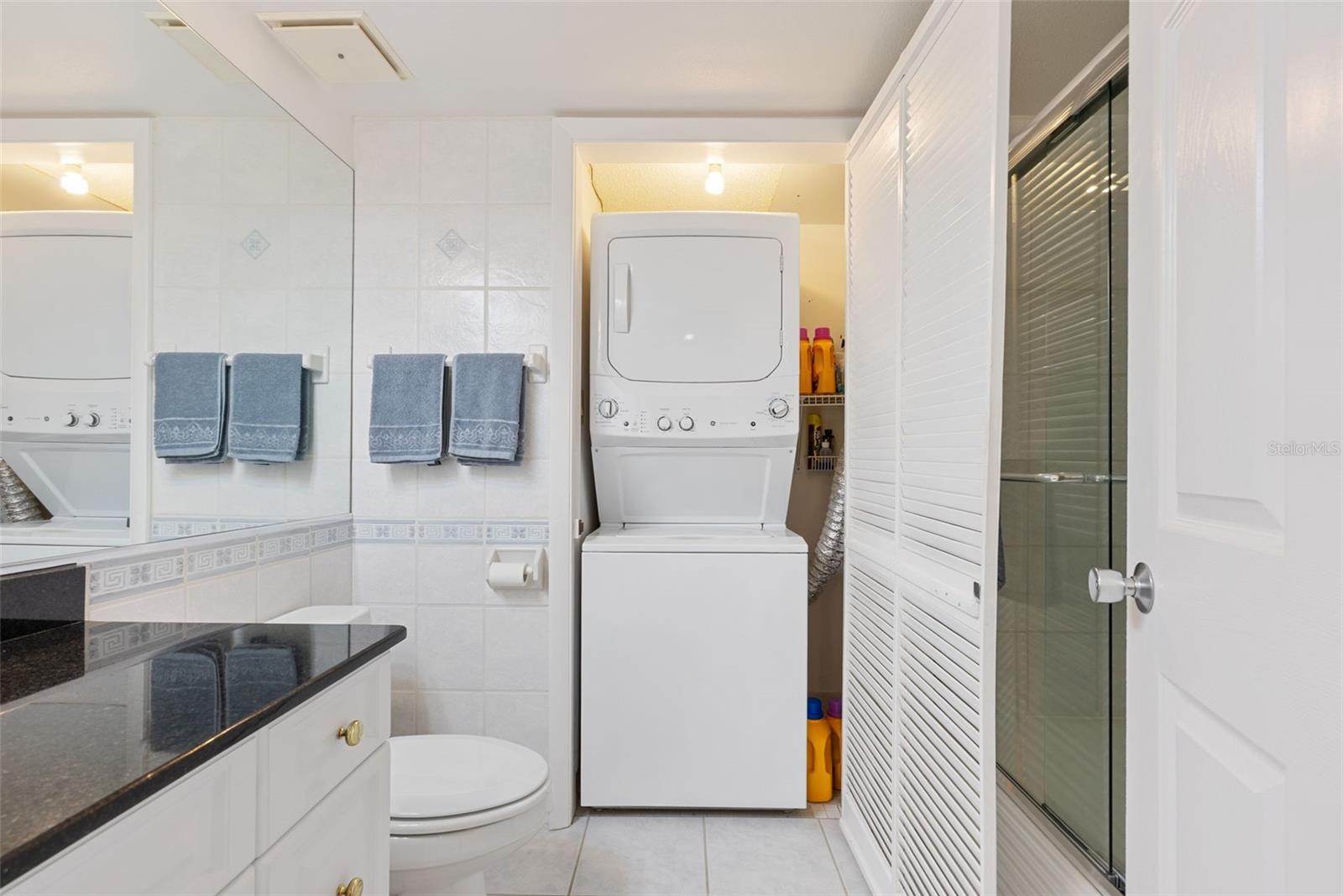 Image 27 of 63 For 6285 Midnight Pass Road 406