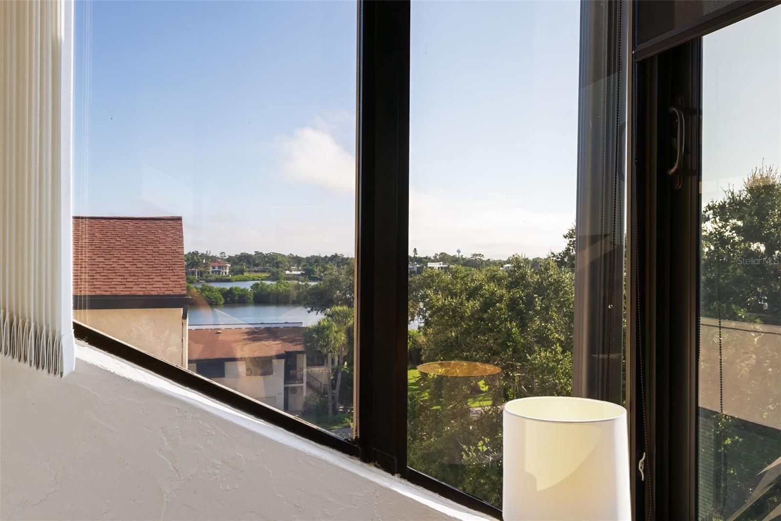 Image 33 of 63 For 6285 Midnight Pass Road 406