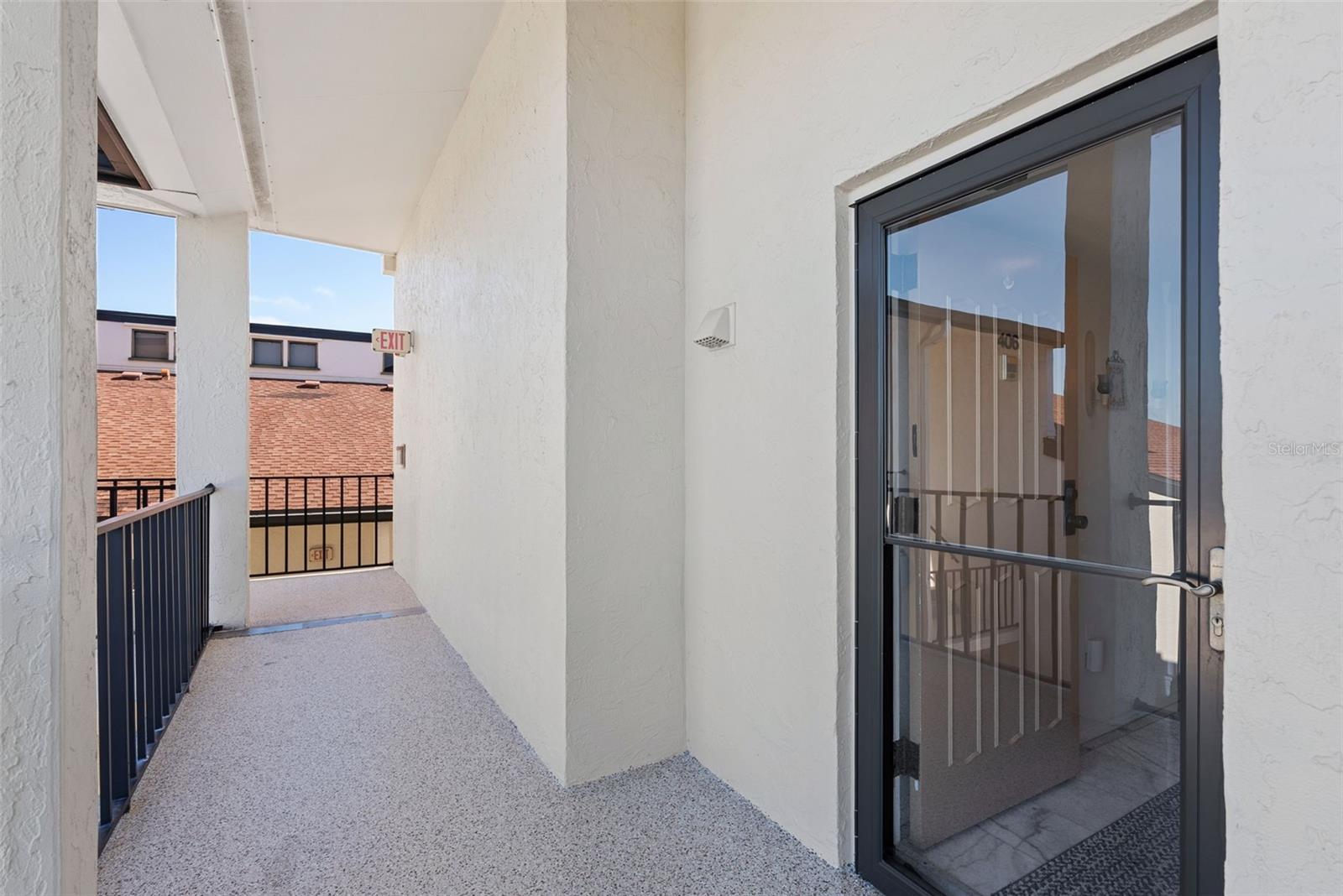 Image 35 of 63 For 6285 Midnight Pass Road 406