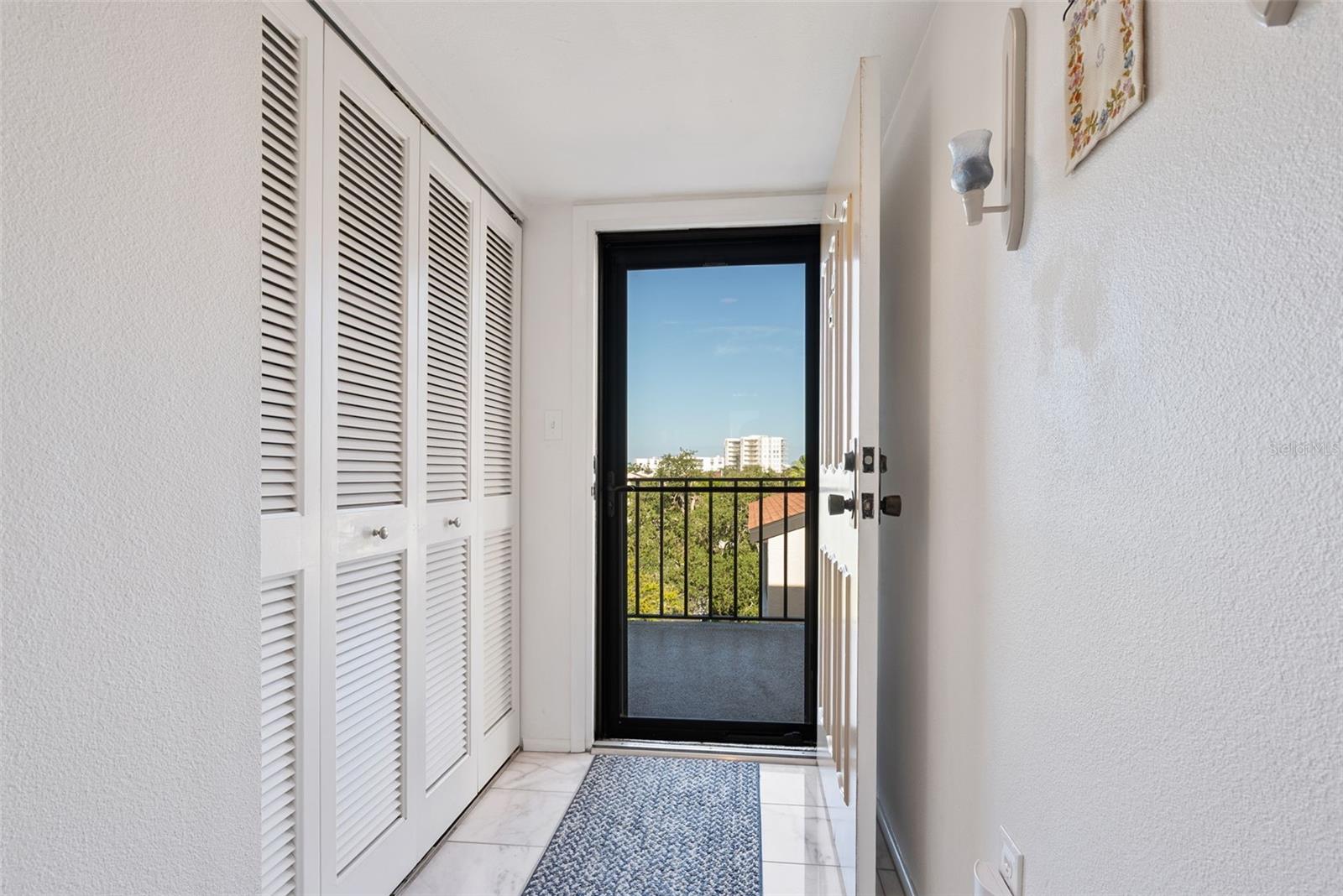 Image 36 of 63 For 6285 Midnight Pass Road 406